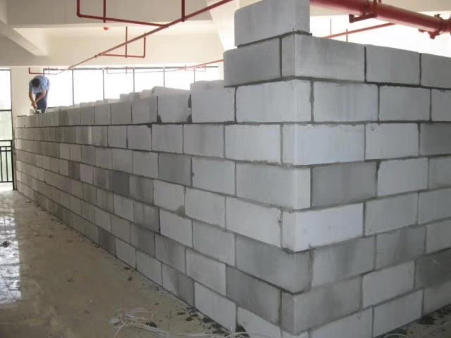 无极蒸压加气混凝土砌块承重墙静力和抗震性能的研究